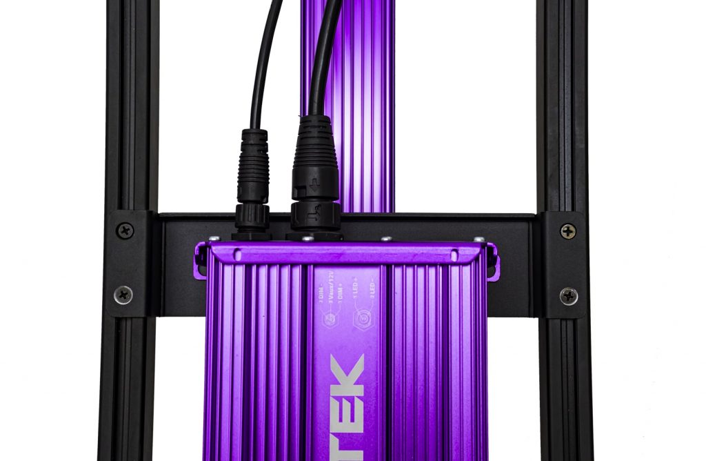 Zeus-465W-Pro-29-Detail-02-min-1024x668