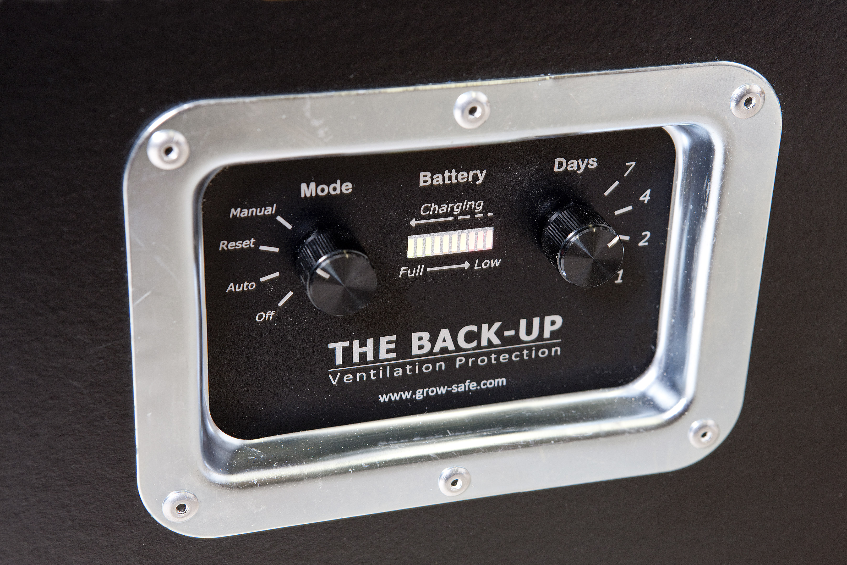 The-Back-Up-Afbeelding-Bedieningspaneel-Schuin